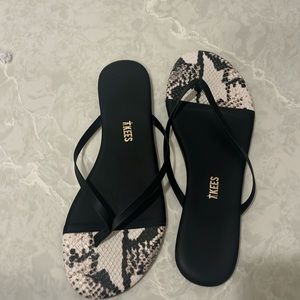 Tkees flip flops